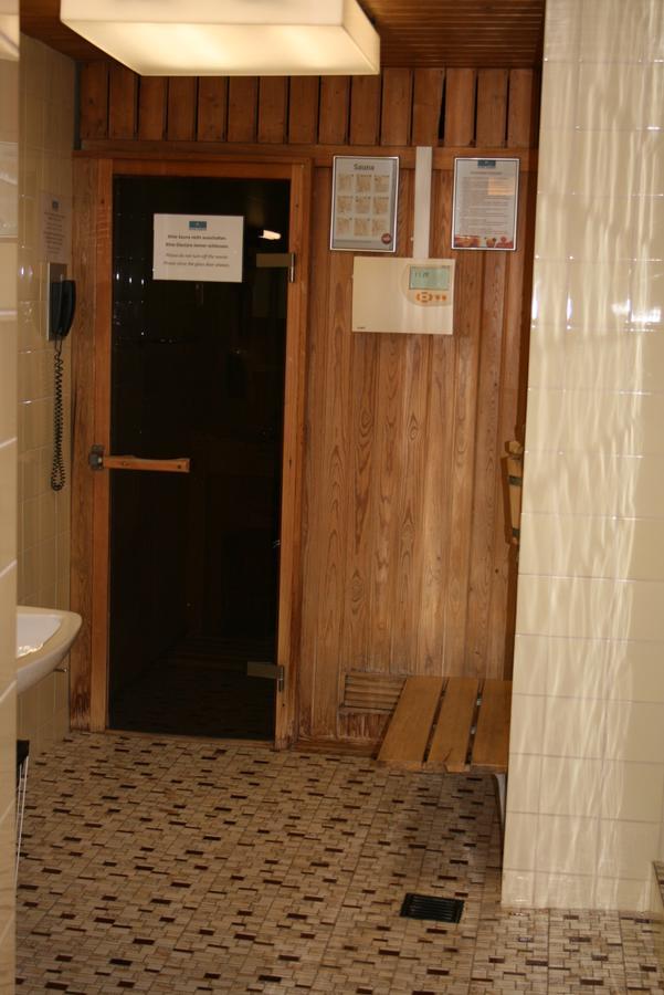 - Swimming Pool Available * Davos